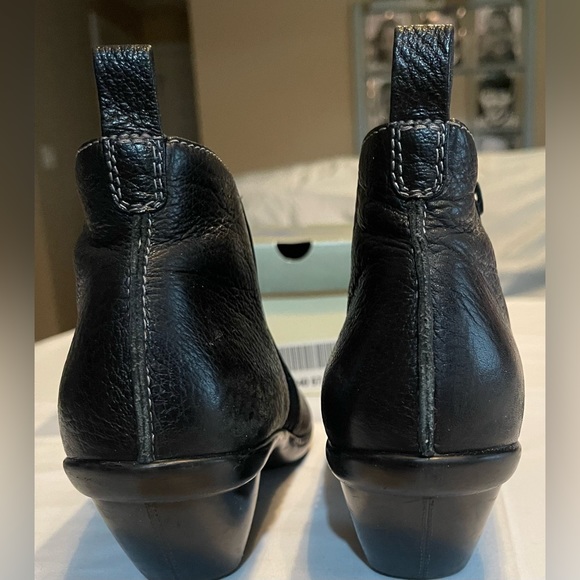 Softwalk Santee Rustic Black Booties, Size 10.5M - Picture 4 of 9